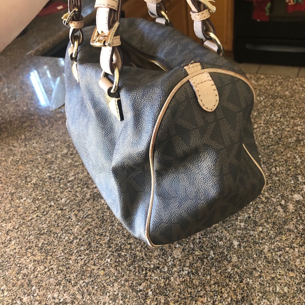 Michael Kors purse - Picture 4 of 5